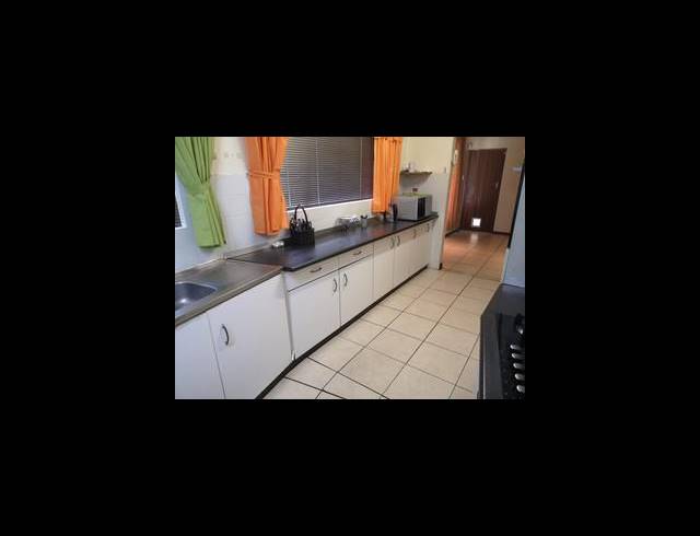 3 BEDROOM HOUSE TO LET IN BLACKRIDGE